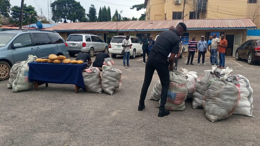 Police Intercepts Drug Pushers
