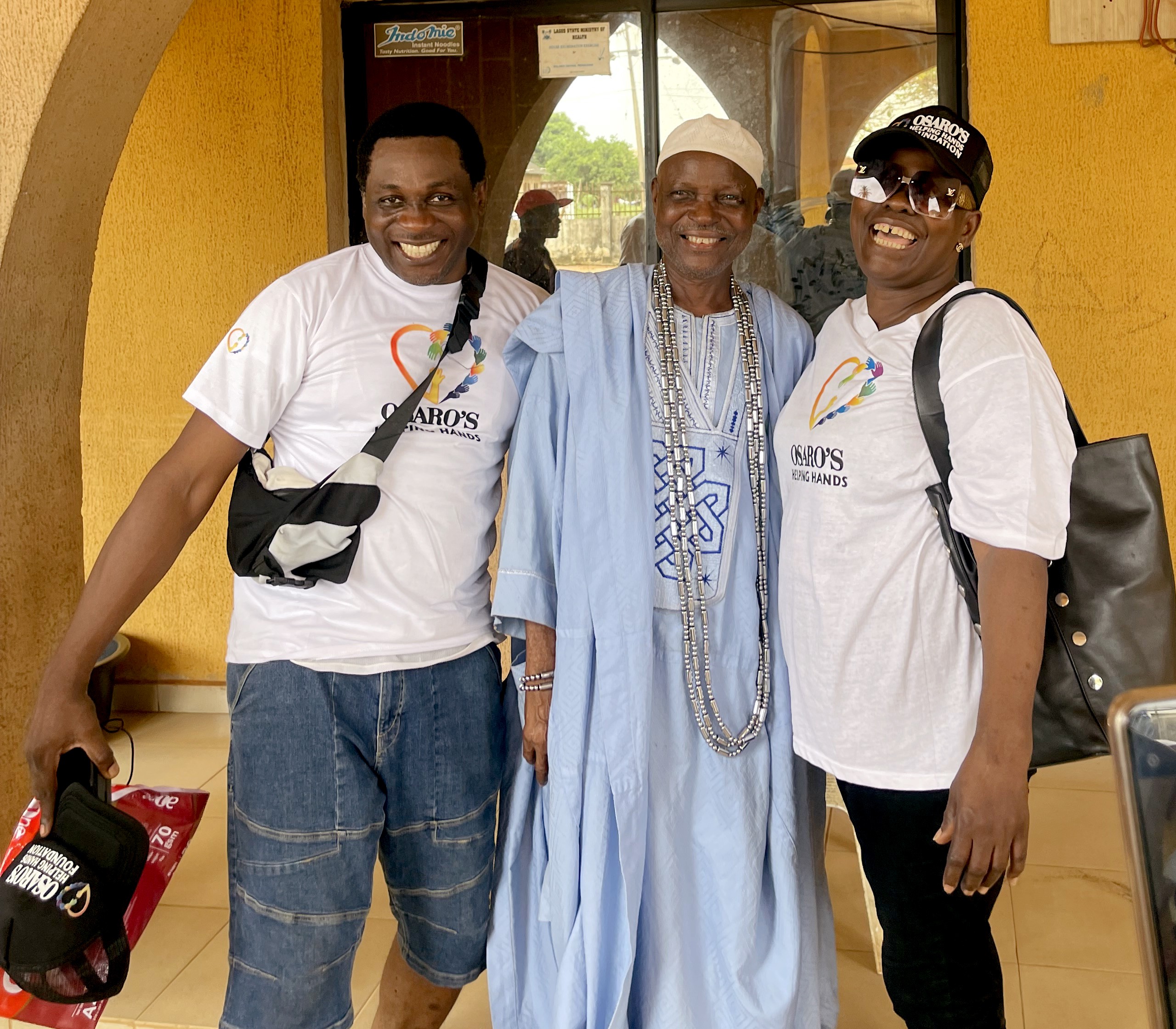 Elepe Monarch shares in the joy of the benefactors.