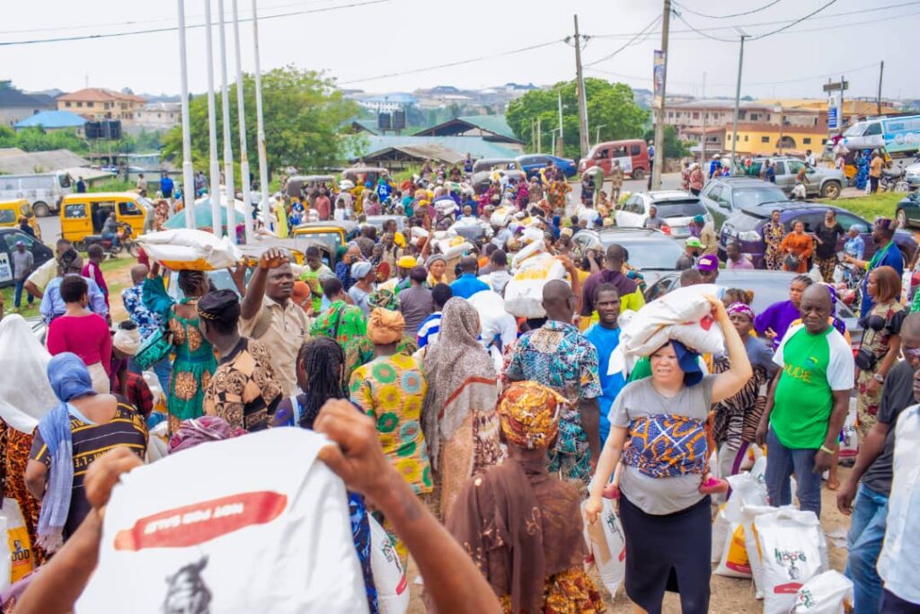 Senator Abiru Shares Eid Food Packs to 12,000 Lagos Homes
