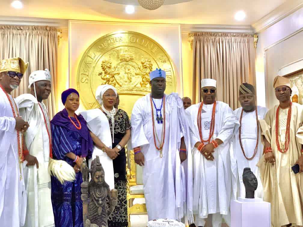 L-R, Otunba Ayo Olumuko, Infogem Limited,Oba Onisanlu of Isanlu kwara State, Olori Temitope Ogunwusi, Adenike Ajobo MD, Adron Homes Group, Arole Oduduwa Olofin Adimula Oonirisa Adeyeye Enitan Ogunwusi CFR Ojaja II, The Ooni of Ife, Sir Aare Adetola Emmanuelking, KOF, Akile Adimula Oodua designate - CHAIRMAN/GCEO Adron Homes Group, HRM, Alayeluwa Oba Peter Oluwole Ogunbayo (Otete III), Odemo-Elect of Isara Remo and Oba Olulamokun of Yakoyo in Osun State during the 2025 New Year corporate courtesy visit by the Adron Homes Group management to the throne and House of Oduduwa at Ile Oodua Enuwa, Ile-Ife Osun State recently.